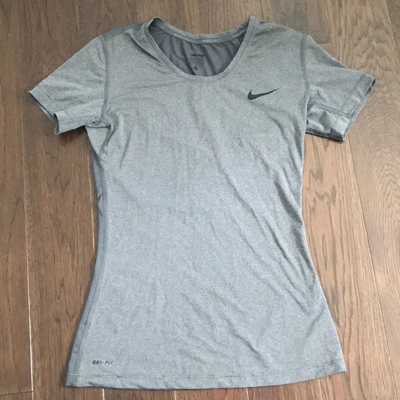 Nike dry-fit tshirt - Picture 2 of 6